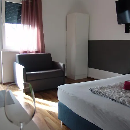 S&s Buss * فريدريشسهافن